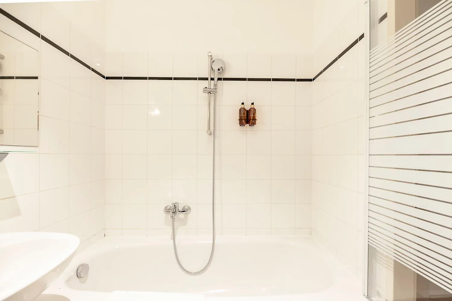 Apartment Roomy Studio For 2 - 4 In Hip Area & Free Parking Vienna