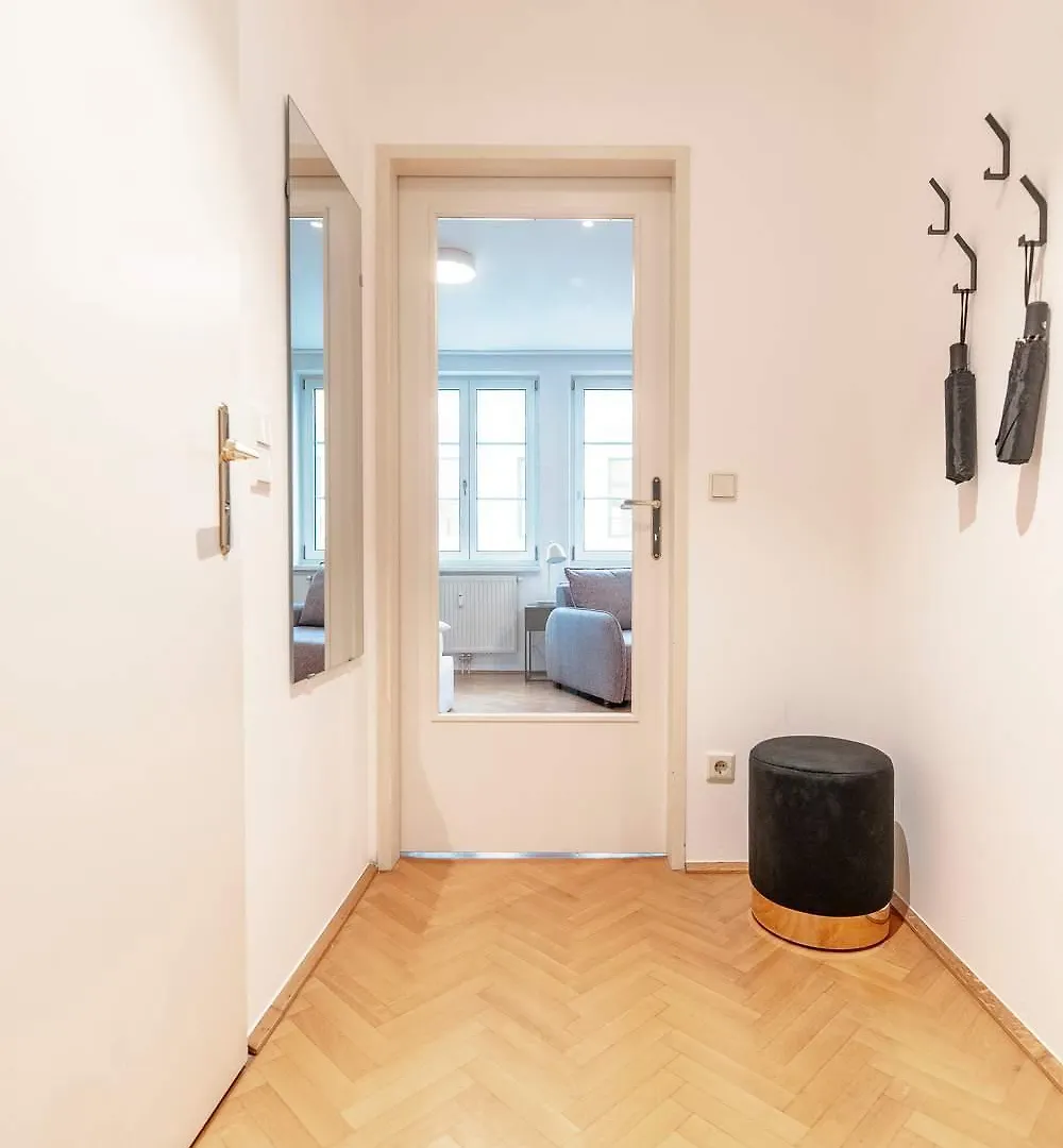 Apartment Roomy Studio For 2 - 4 In Hip Area & Free Parking Vienna